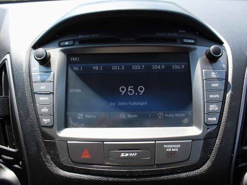 Used 2015 Hyundai Tucson Limited w/ Option Group 03 FWD image 20