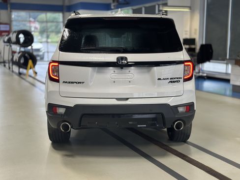 Used 2024 Honda Passport Black Edition image 6