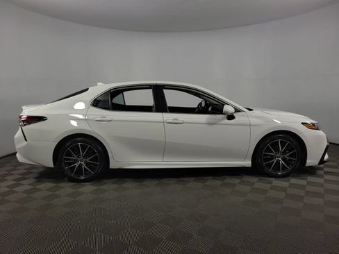 Used 2023 Toyota Camry SE w/ Convenience Package FWD image 10