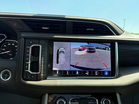 Used 2021 GMC Yukon Denali image 17