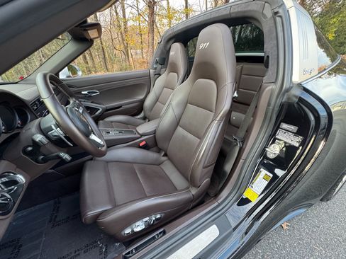 Used 2019 Porsche 911 image 37