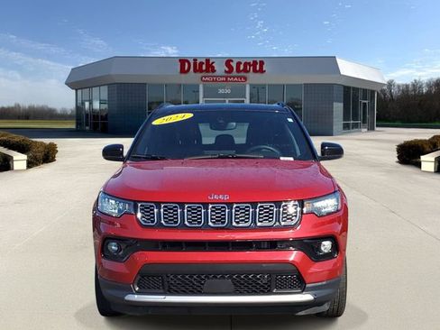 Used 2024 Jeep Compass Limited AWD/4WD image 2