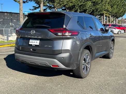 Used 2023 Nissan Rogue SV image 8