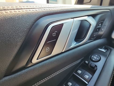 Used 2024 BMW X5 xDrive40i w/ Premium Package image 38