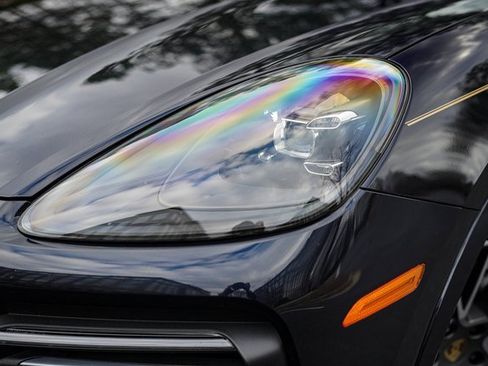 Used 2022 Porsche Cayenne image 3