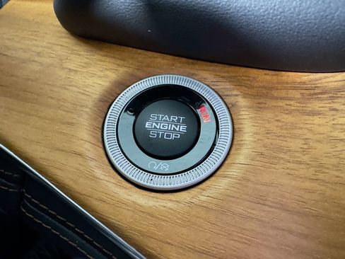 Used 2023 Jeep Grand Cherokee Summit AWD/4WD image 37