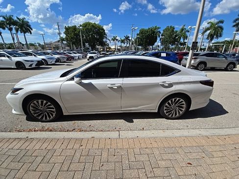 Used 2025 Lexus ES 350 Ultra Luxury w/ Accessory Package (Z2) FWD image 7