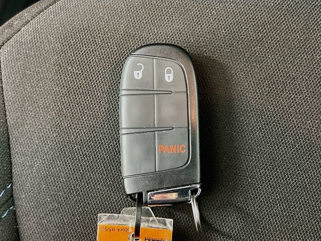 Used 2025 Jeep Compass Sport AWD/4WD image 28