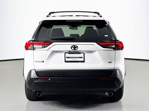Used 2019 Toyota RAV4 LE w/ Carpet Mat Package image 3