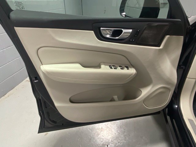 Used 2024 Volvo XC60 B5 Plus w/ Protection Package Premier AWD/4WD image 7