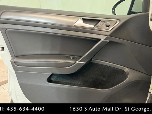 Used 2018 Volkswagen Golf SE image 14