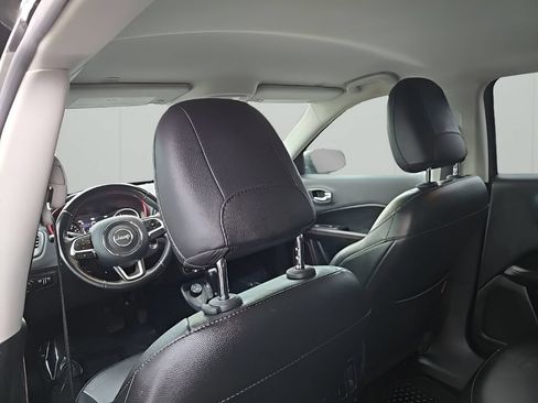 Used 2019 Jeep Compass Trailhawk w/ Popular Equipment Group AWD/4WD image 14