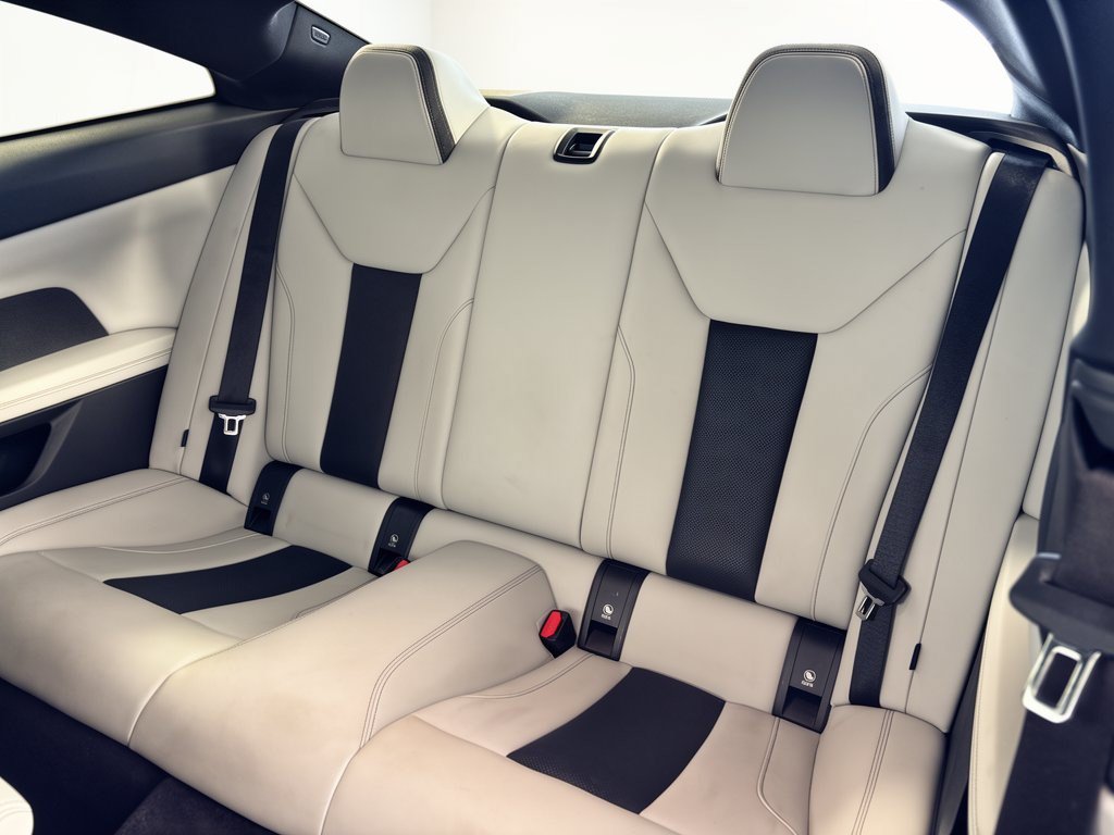 Used 2021 BMW M4 Coupe w/ Executive Package RWD image 25