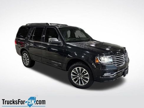 Used 2015 Lincoln Navigator 4WD image 1
