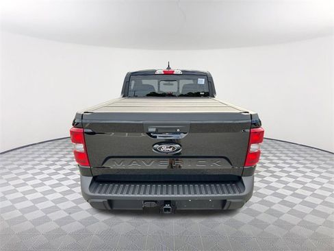 Used 2025 Ford Maverick Lariat w/ Black Appearance Package image 6