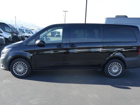 Used 2023 Mercedes-Benz Metris Passenger image 4