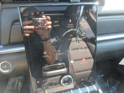 New 2027 GMC Terrain Elevation w/ Elevation Premium Package FWD image 17