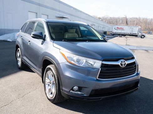 Used 2015 Toyota Highlander Limited AWD/4WD image 8