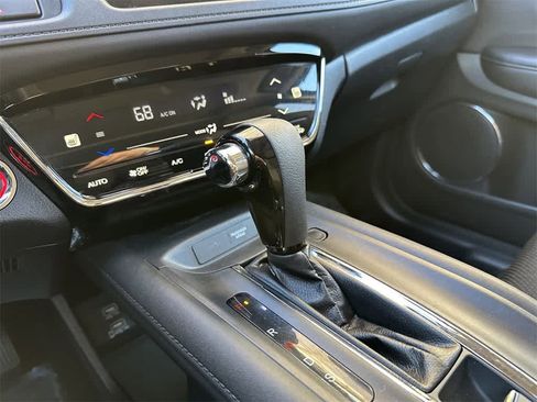 Used 2019 Honda HR-V EX image 18