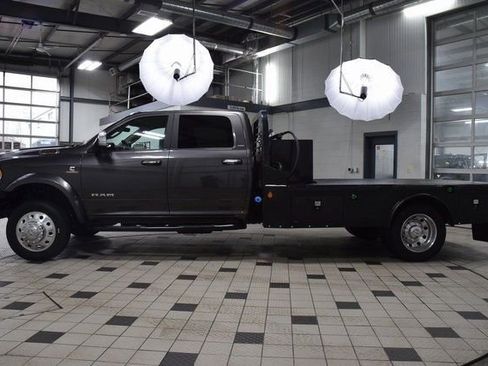 Used 2022 RAM 5500 Laramie image 3