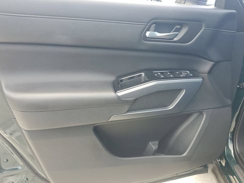 Certified 2024 Nissan Pathfinder SL FWD image 28