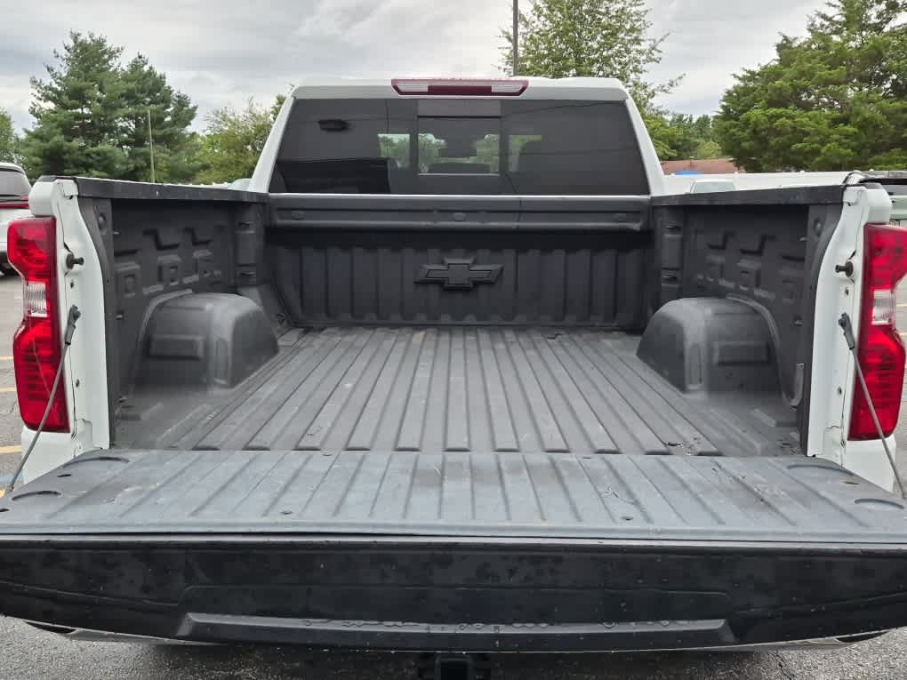 Used 2023 Chevrolet Silverado 1500 LT w/ Leather Package AWD/4WD image 22