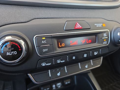 Used 2019 Kia Sorento S image 16