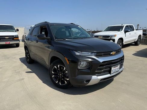 Used 2023 Chevrolet TrailBlazer LT FWD image 1