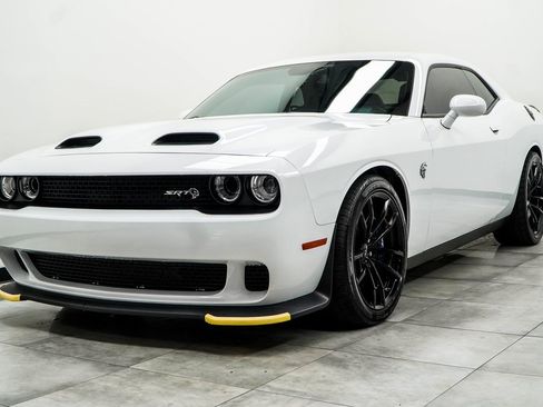 Used 2023 Dodge Challenger SRT Hellcat image 9