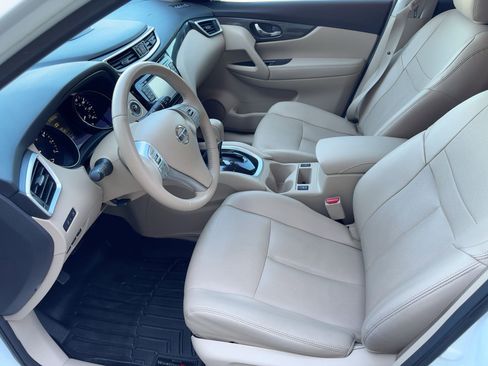 Used 2015 Nissan Rogue SL w/ SL Premium Package image 5