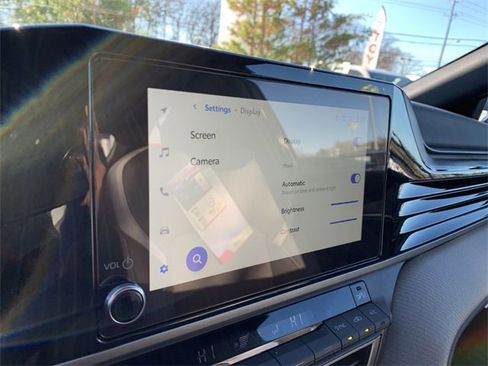 Used 2025 Toyota Camry SE image 21