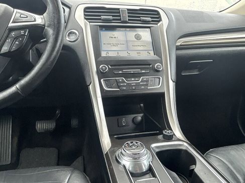 Used 2018 Ford Fusion SE w/ Equipment Group 602A image 19