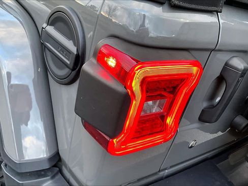 Used 2020 Jeep Wrangler Unlimited Rubicon w/ LED Lighting Group image 26