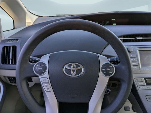 Used 2015 Toyota Prius Four image 27
