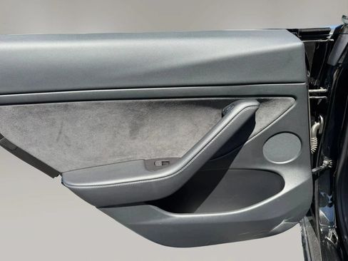 Used 2022 Tesla Model 3 RWD image 12