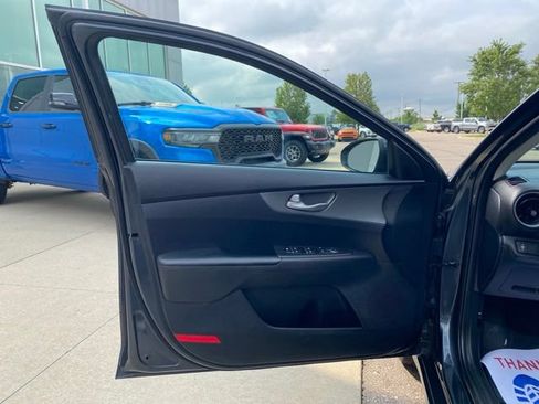 Used 2019 Kia Forte LXS FWD image 10