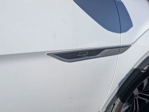 Used 2021 Volkswagen Atlas SEL R-Line image 12