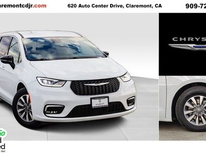 Certified 2024 Chrysler Pacifica Select