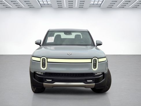 Used 2022 Rivian R1T Adventure image 2