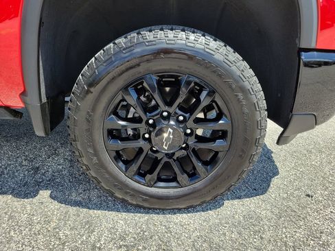 Used 2025 Chevrolet Silverado 2500 Custom w/ Custom Value Package AWD/4WD image 6
