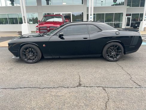 Used 2021 Dodge Challenger R/T Scat Pack w/ Dynamics Package RWD image 10