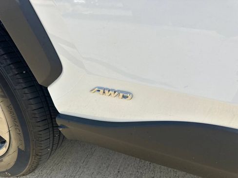 Used 2025 Toyota RAV4 XLE w/ Weather Package AWD/4WD image 17