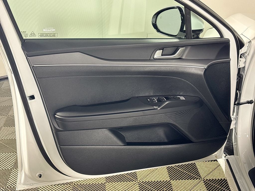 New 2026 Kia K5 LXS FWD image 10
