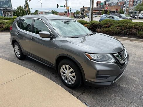 Used 2017 Nissan Rogue S AWD/4WD image 4