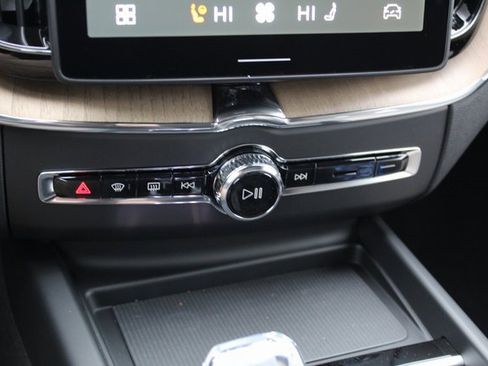 New 2026 Volvo XC60 B5 Plus w/ Protection Package Premier image 24