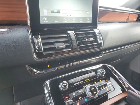 Used 2020 Lincoln Navigator Reserve w/ Luxury Package AWD/4WD image 19