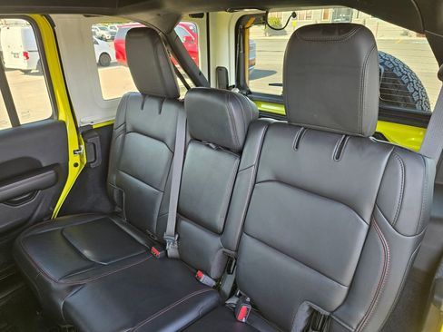 Used 2024 Jeep Wrangler Unlimited Rubicon image 19