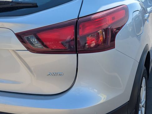 Used 2019 Nissan Rogue Sport S w/ Appearance Package AWD/4WD image 4