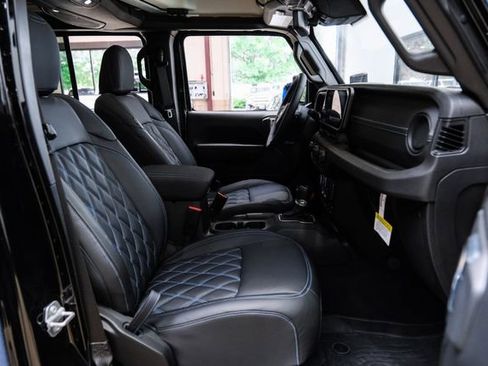 Used 2025 Jeep Gladiator Sport AWD/4WD image 73