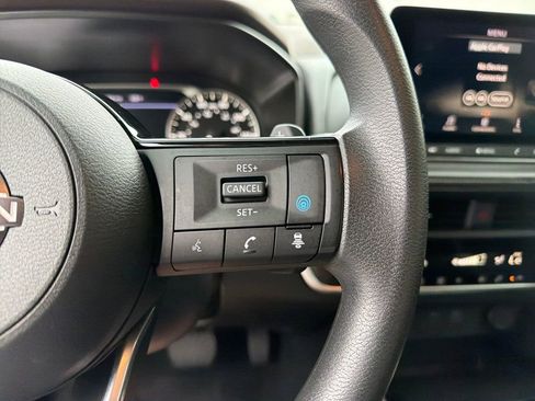 Used 2023 Nissan Rogue SV image 23